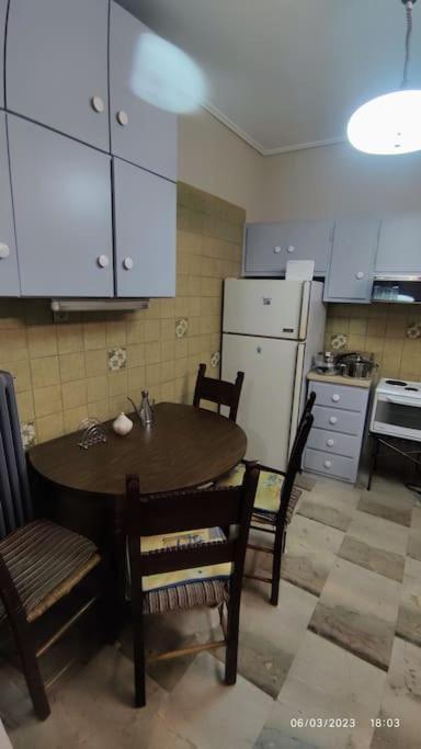 Sq Varnava Appartment アテネ エクステリア 写真