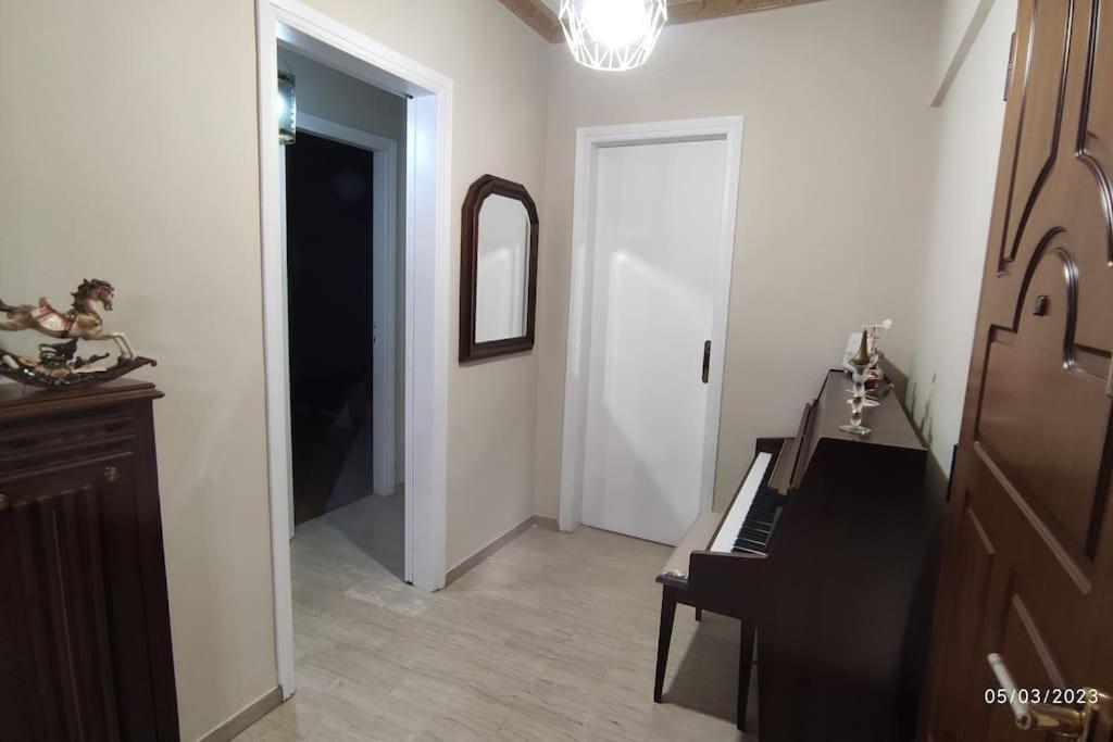 Sq Varnava Appartment アテネ エクステリア 写真